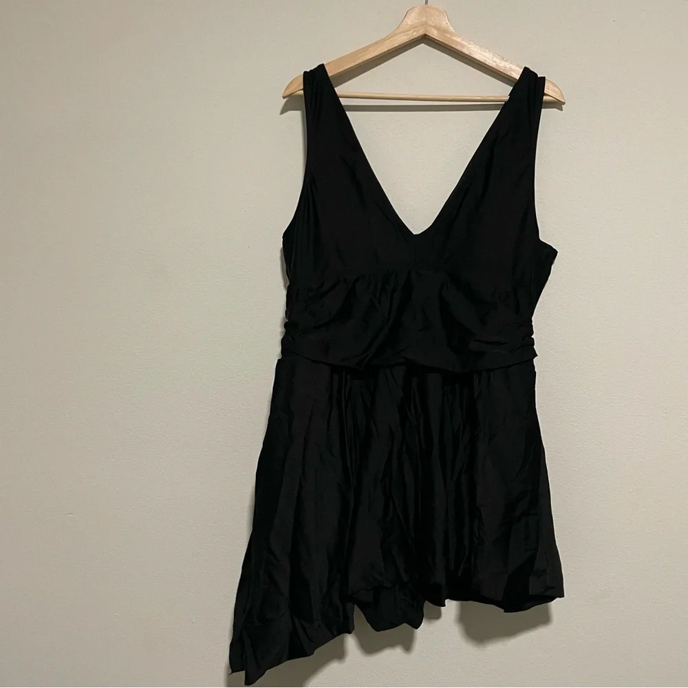 Torrid Black Wireless Short Asymmetrical Swim Dress with Brief, Size 3x - Picture 4 of 6